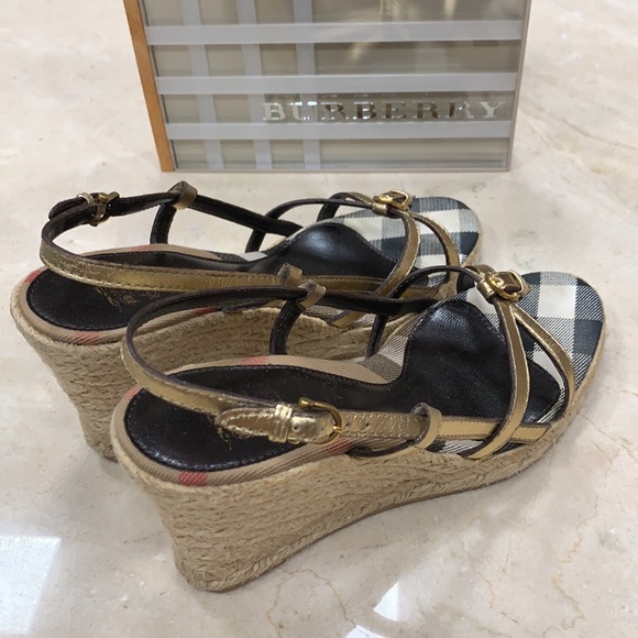 BURBERRY SIGNATURE WEDGE IN GOLD METALLIC LEATHER WITH JUTE WRAPPED HEEL SZ 8 - Picture 5 of 12